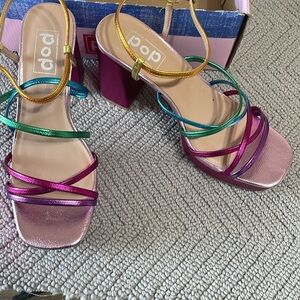 NEW -POP Strappy Sandals